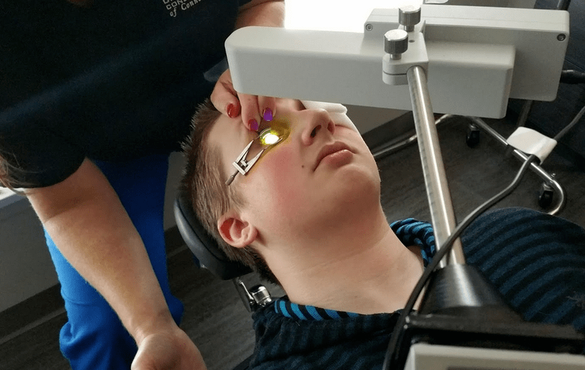 Çapraz bağlama – patolojiler için kornea ameliyatı